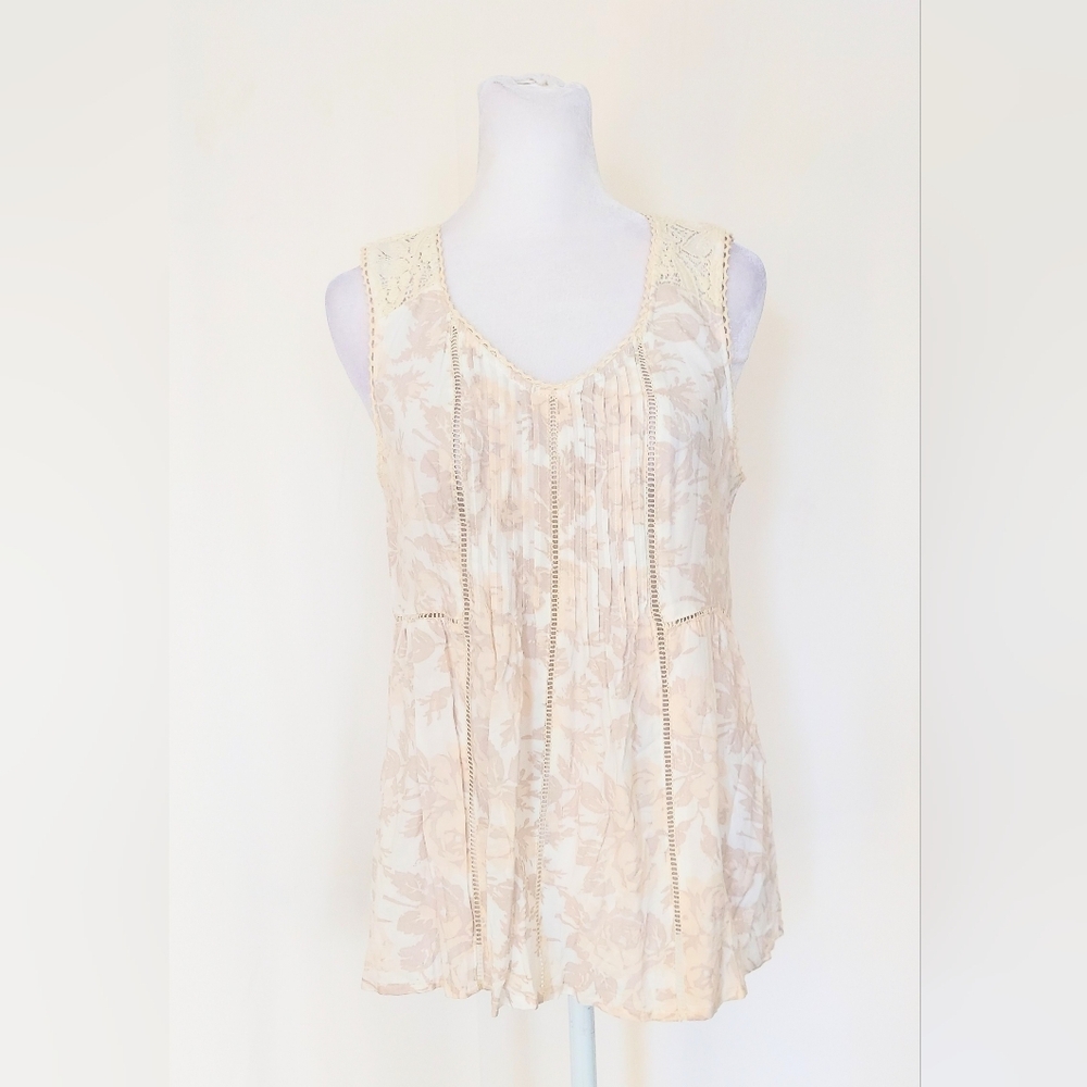 Chloe K Crinkle Sleeveless Blouse Womens Small Floral Beige White